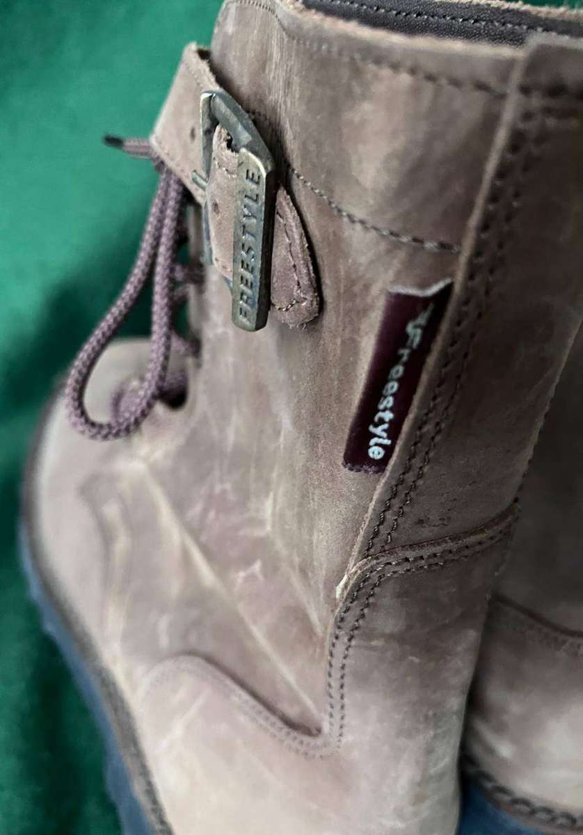 Outdoor Boots : Freestyle Mens Bush Ankle boots : Size 11 - excellent condition - never been worn.