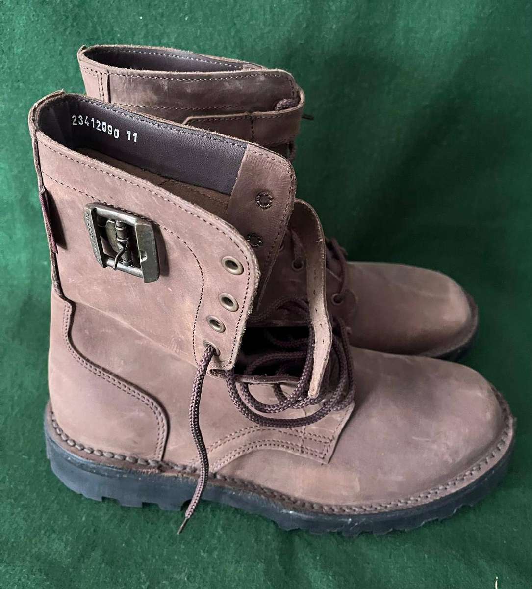 Outdoor Boots : Freestyle Mens Bush Ankle boots : Size 11 - excellent condition - never been worn.