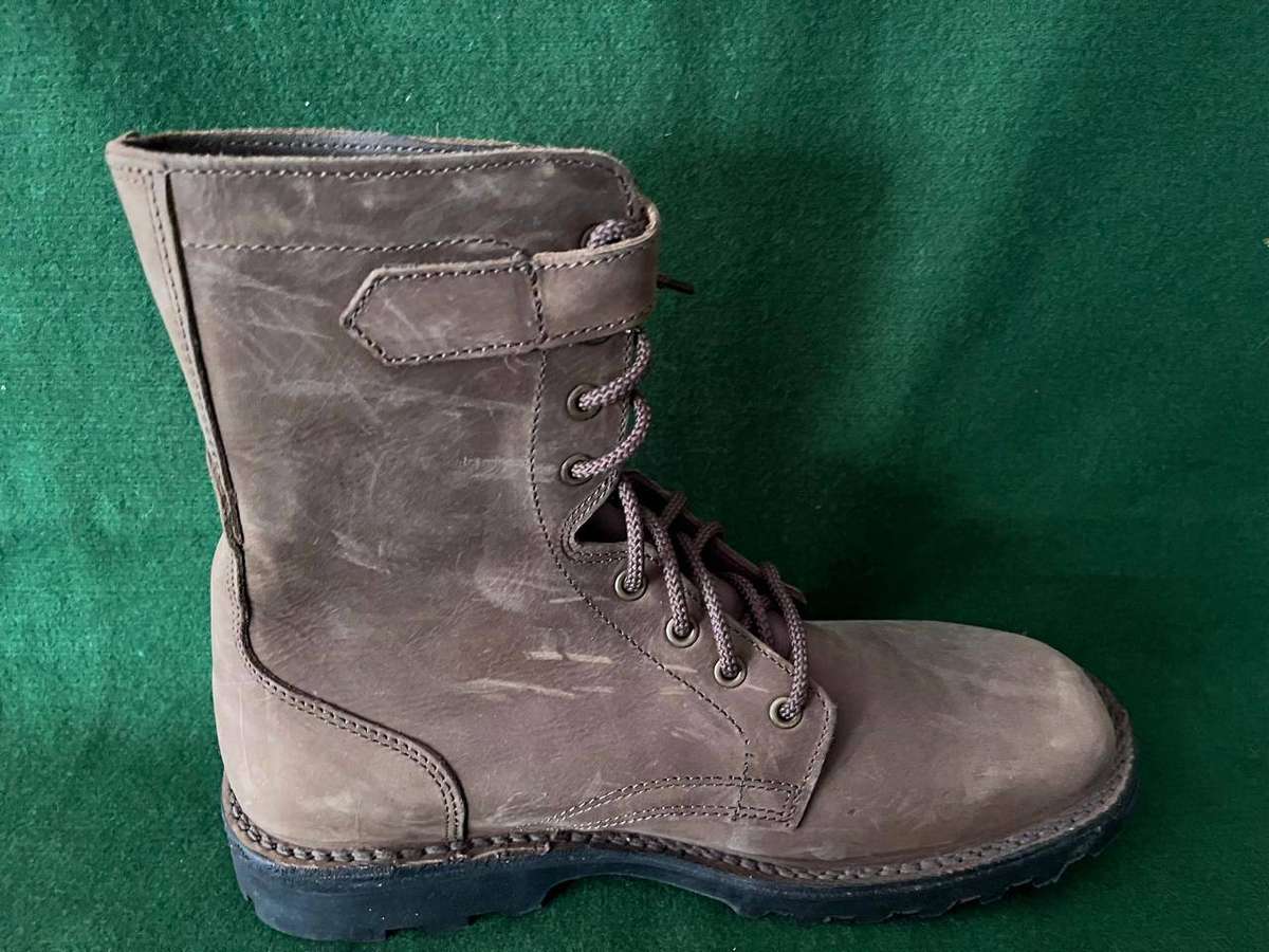 Outdoor Boots : Freestyle Mens Bush Ankle boots : Size 11 - excellent condition - never been worn.