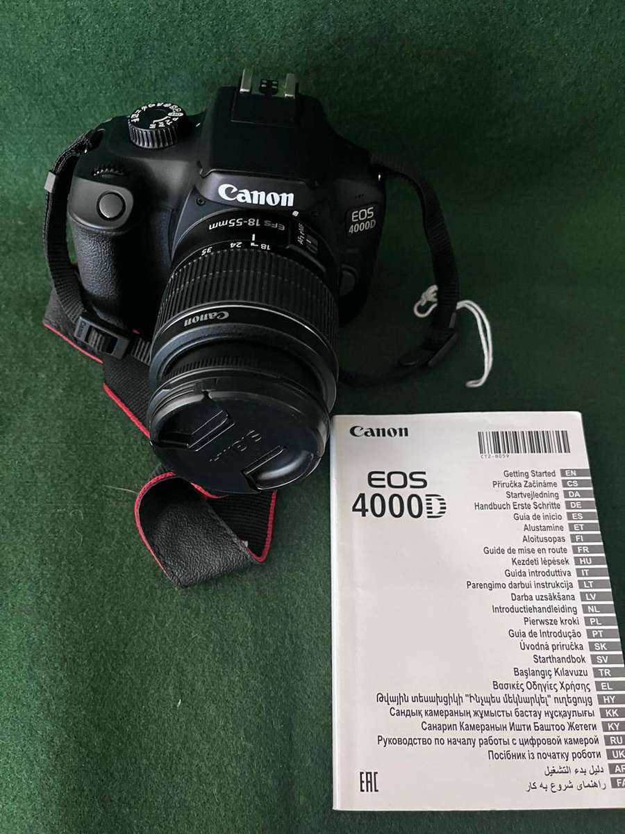 Camera SLR Digital Canon EOS 4000D Camera - with lens and instruction manual - nice condition