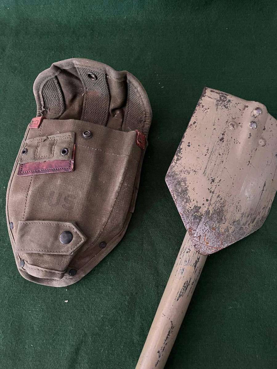 Us Marine Army Spade : Old Fold up pack spade - nice condition