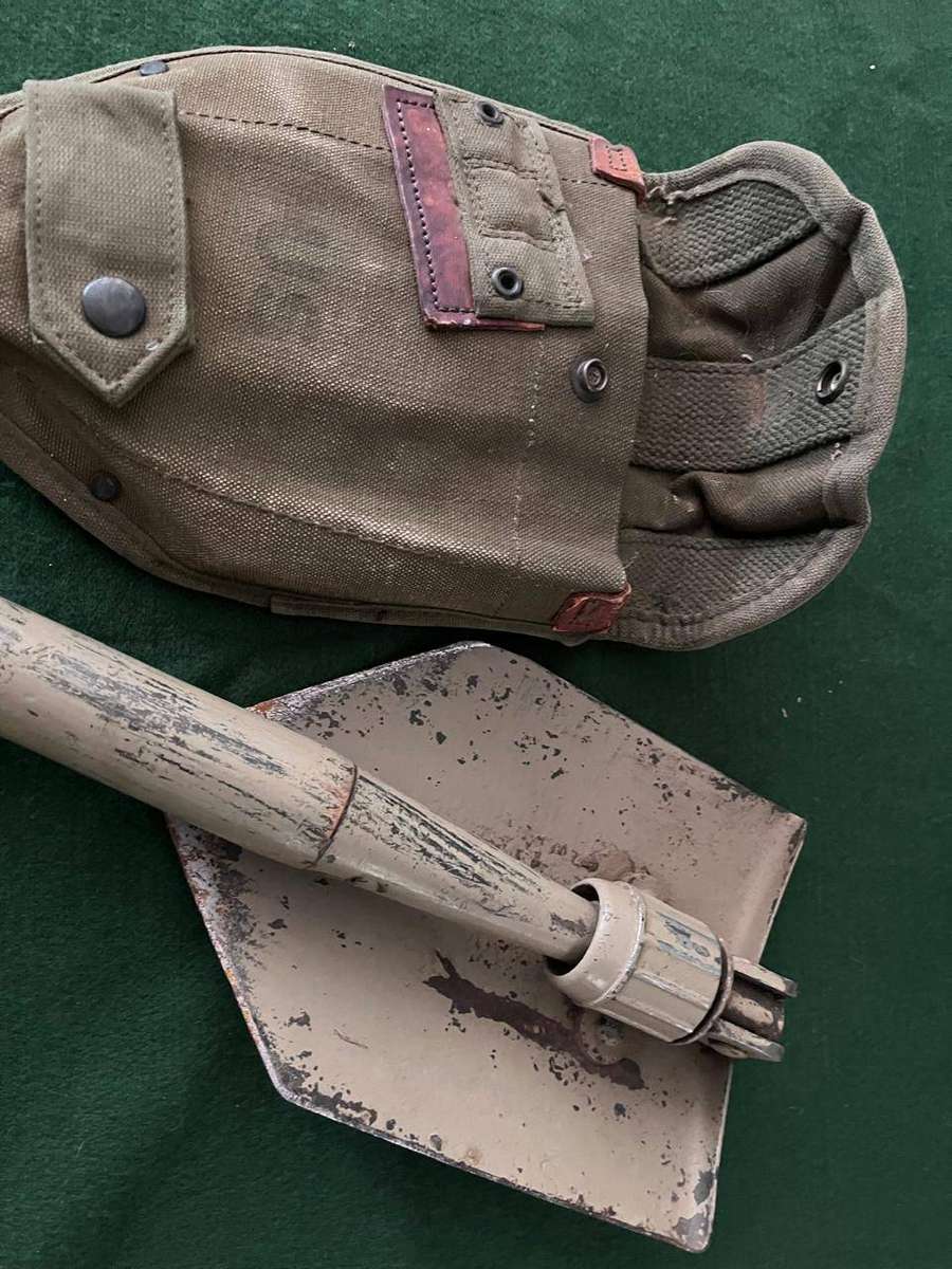 Us Marine Army Spade : Old Fold up pack spade - nice condition