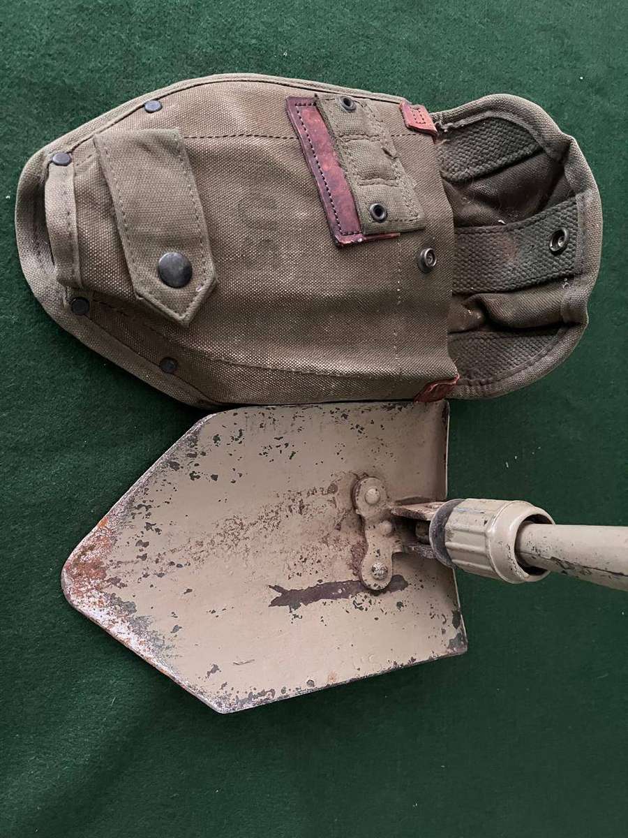Us Marine Army Spade : Old Fold up pack spade - nice condition