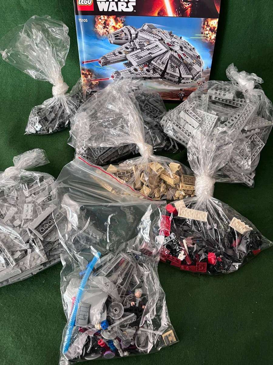 Star Wars Lego : Millennium Falcon Set # 75105 (retired Set) Box has been opened - in good condition