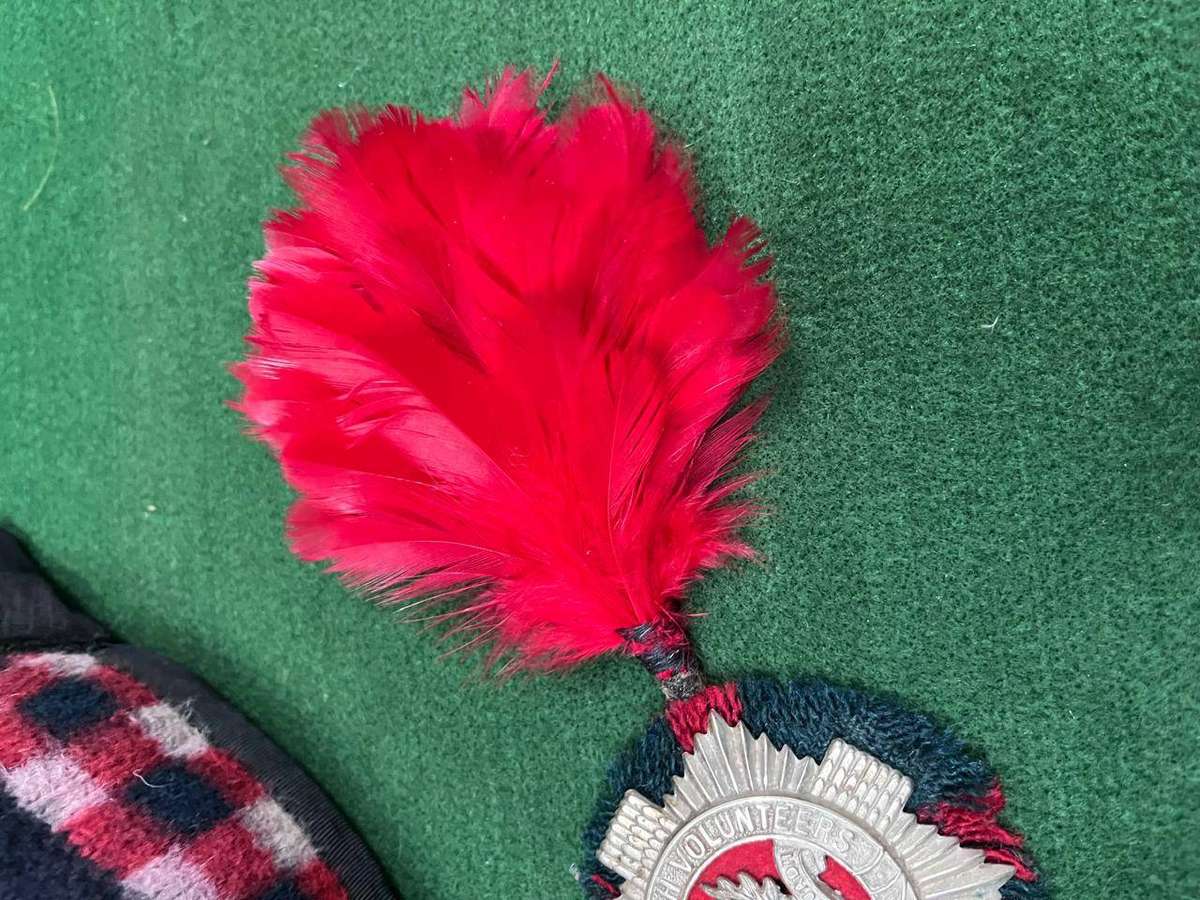 Transvaal Scottish Tam O Shanter plus badge & Hackle - great condition for age