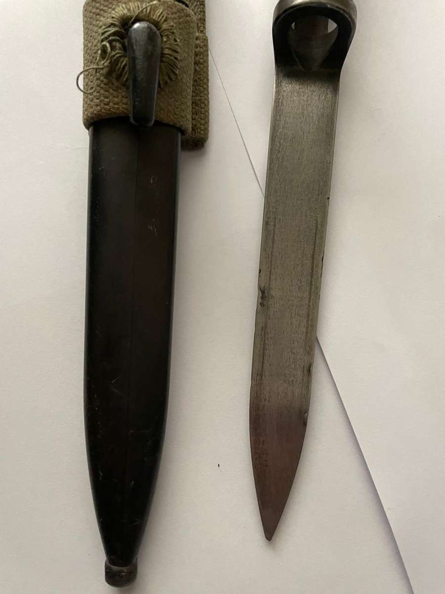 Bayonet R4 SANDF Era Bush war with webbing FOB - in really good condition