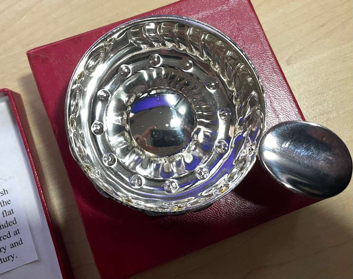 Wine Tasting Pewter cup - very trendy - in excellent condition