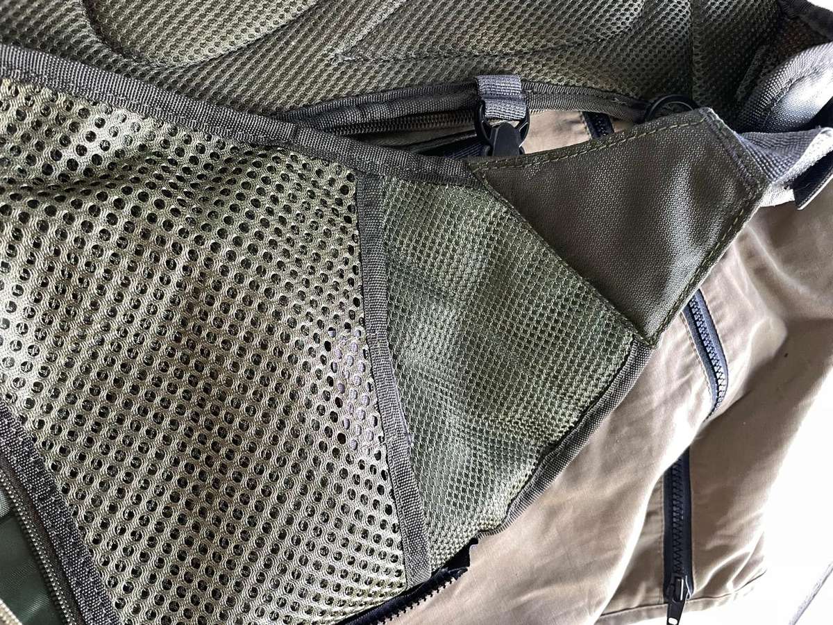 Flyfishing : 2 x Flyfishing Vests : Orvis & Snowbee - both in really good condition