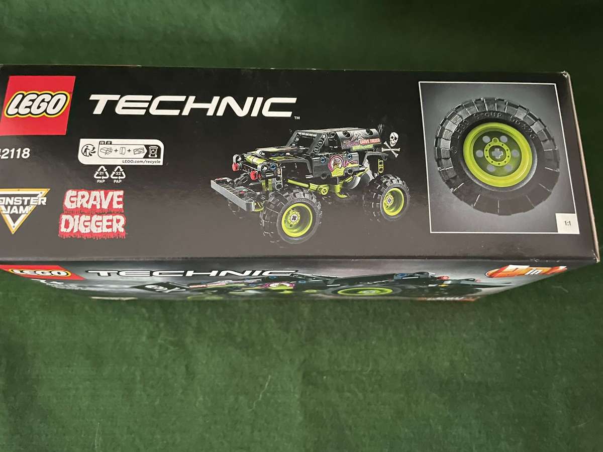 Lego : Monster Jam Grave Digger # 42118 - never been opened - excellent condition - collectors item