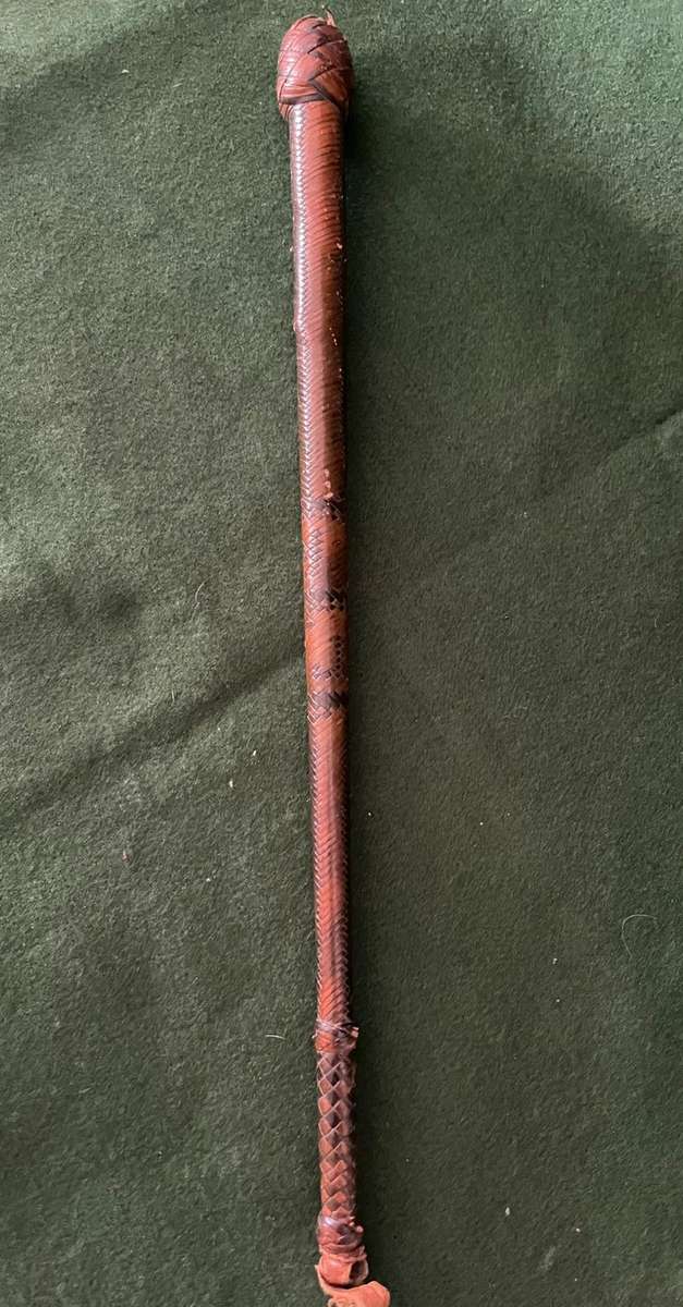 Vintage leather horse riding crop - nice condition