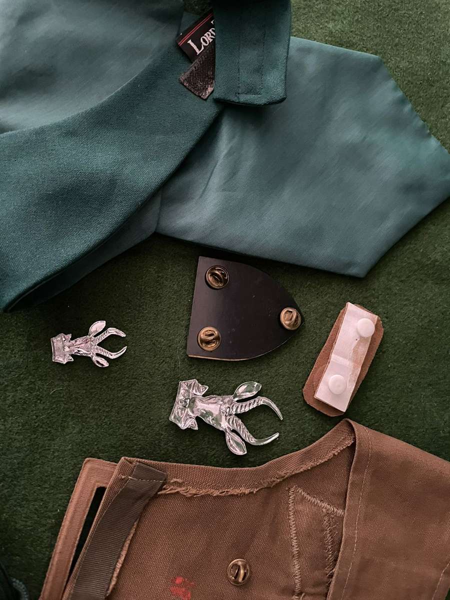 SADF : Infantry school instructor lot - cravat / rank / lanyard / shoulder flash - low start