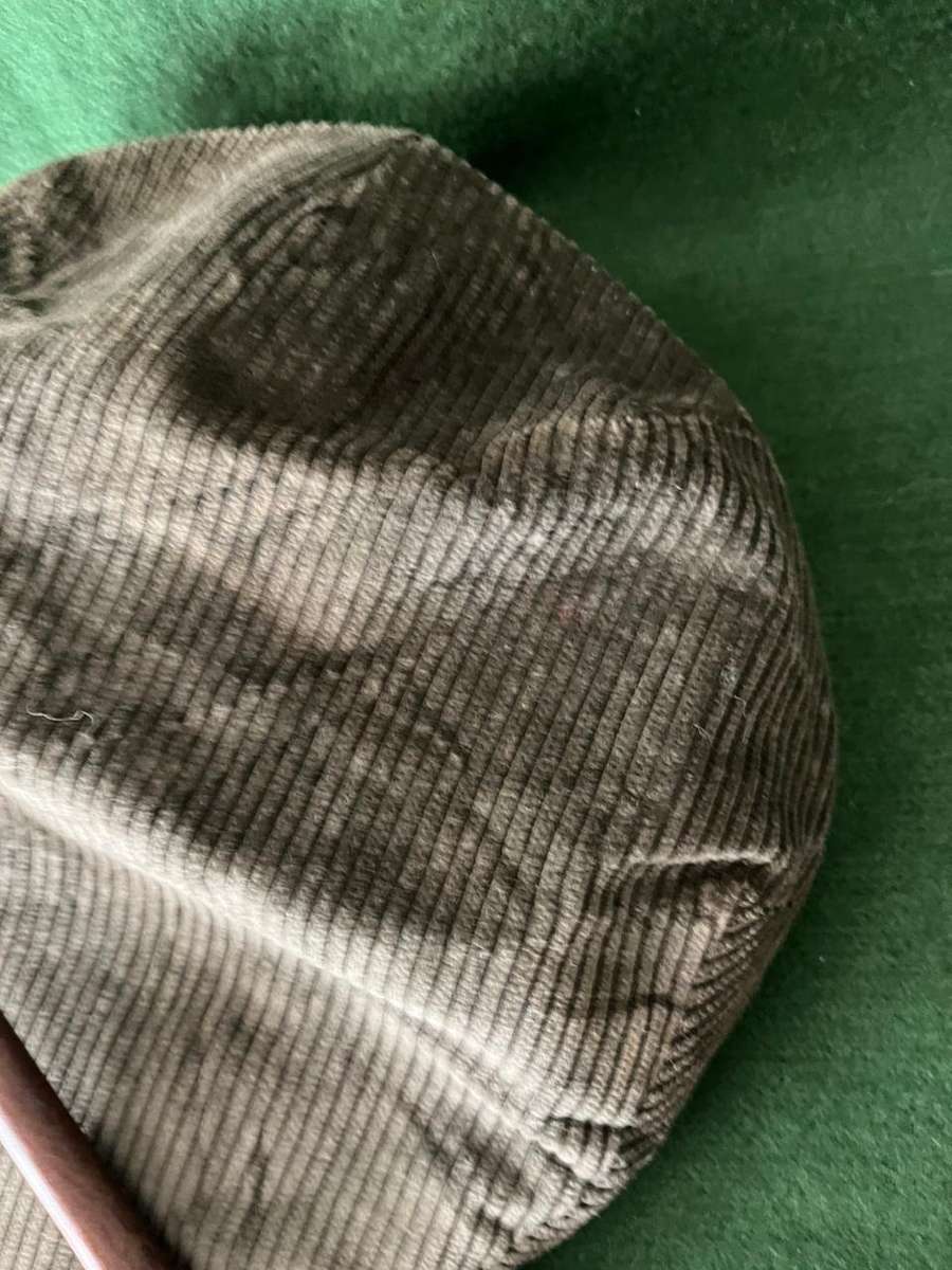 Irish Flat Cap hat and wooden pipe : Green Corduroy XL Hat & Wooden Pipe - nice