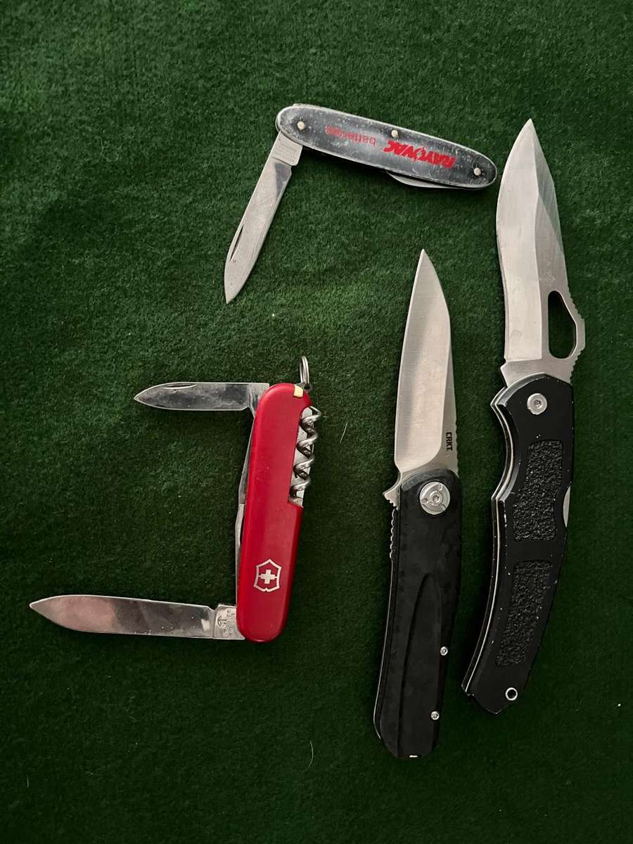 Knife Job lot of 5  : CRKT / Swiss Army and others - take a look