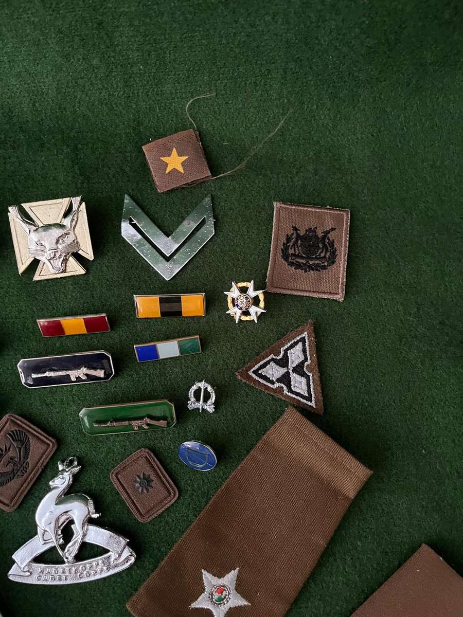 Job lot of SADF stable belt, beret, badges, rank etc