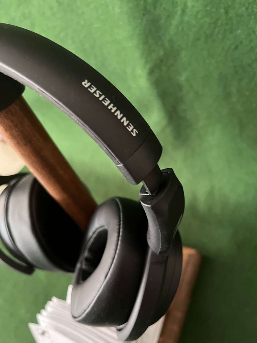 Sennhauser HD 350Bt Model