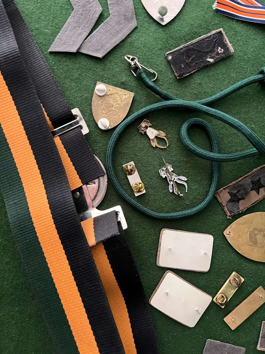 SADF : SA Infantry Job lot : Badges / Rank / Stable belt etc