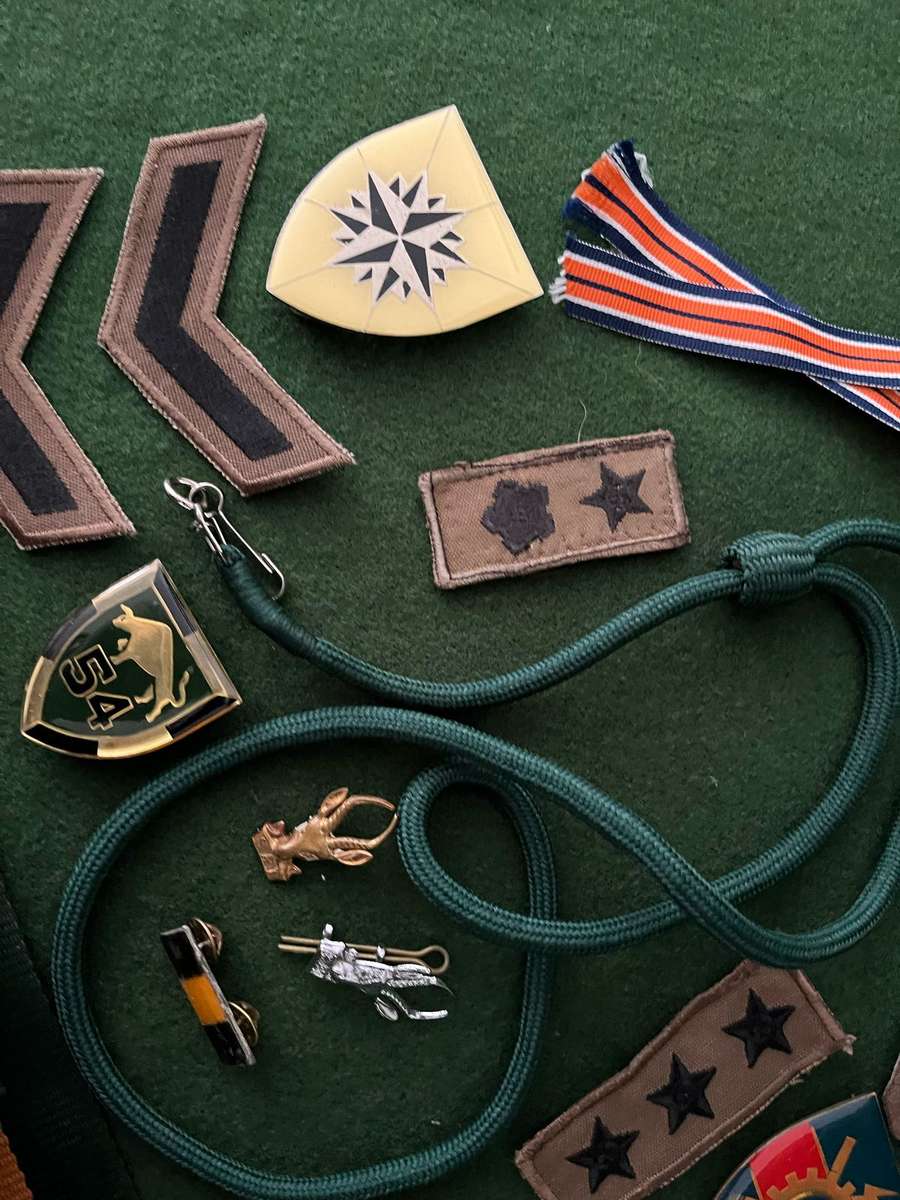 SADF : SA Infantry Job lot : Badges / Rank / Stable belt etc
