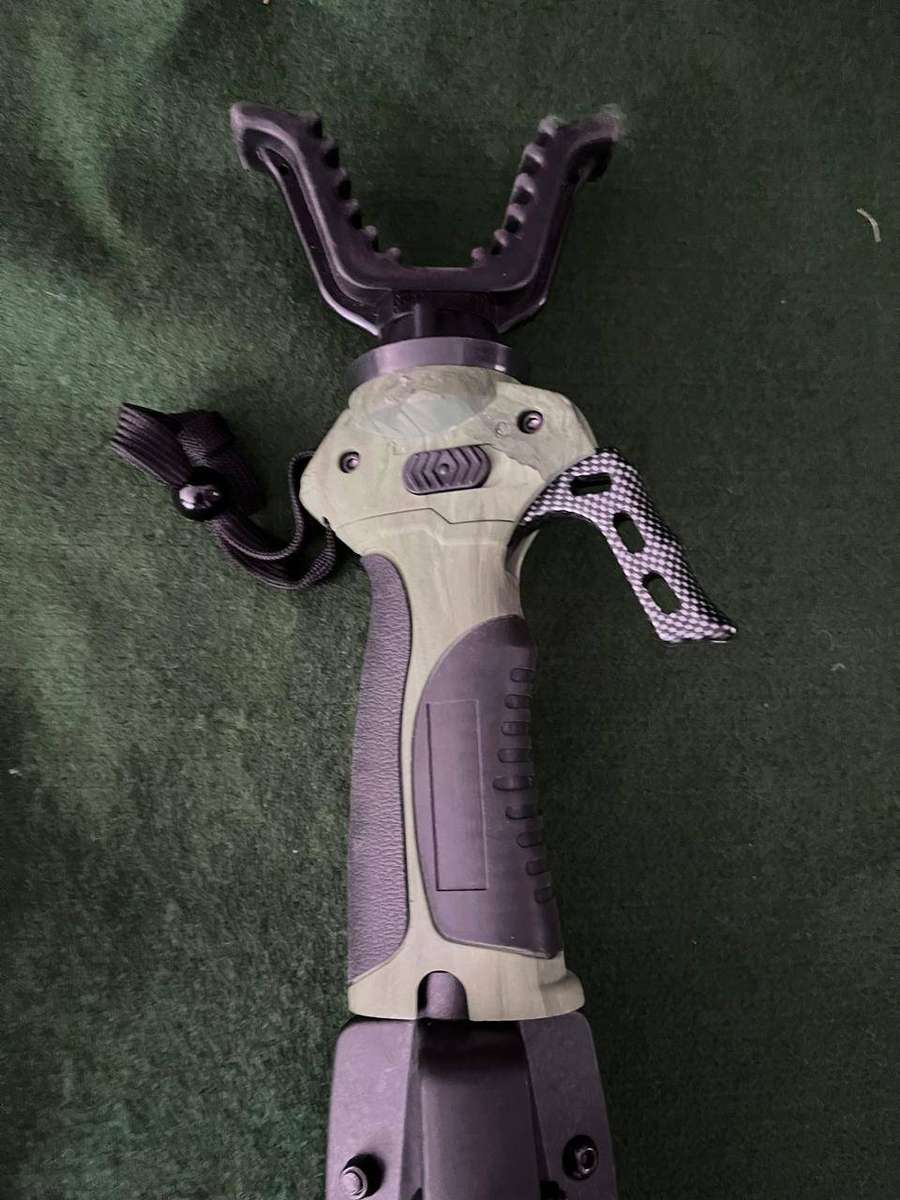 Shooting stick : Ram trigger Stick gen 3 plus Sniper mesh Camo Jacket : - nice condition