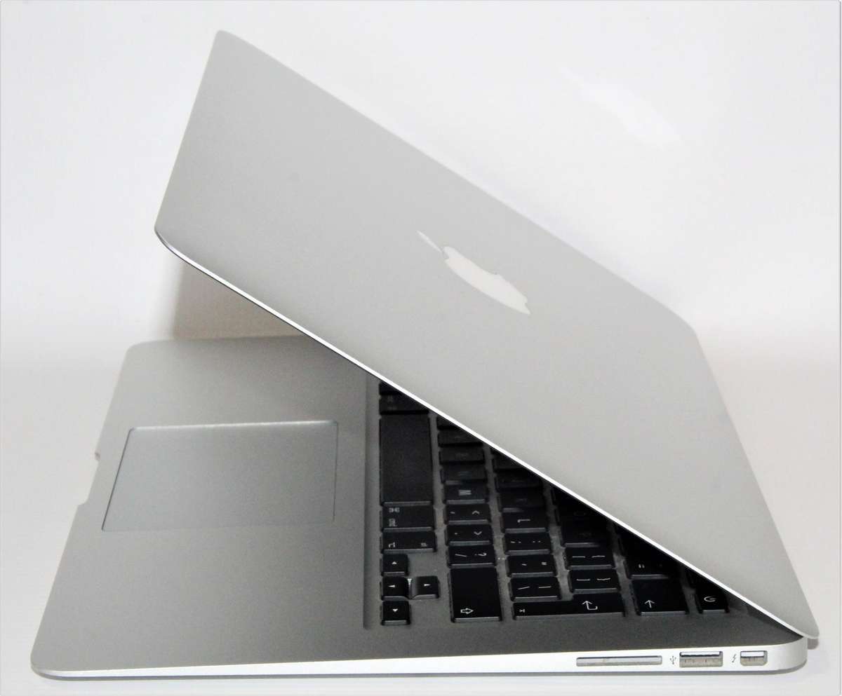 MACBOOK AIR 13 ,CORE I5-5350U,1.80GHz,8GB RAM ,128GB SSD, MICROSOFT OFFICE ,FINAL CUT PRO ,ADOBE CS5