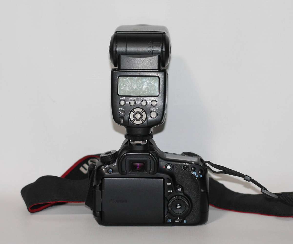 Canon EOS 60D (Body) With YN560 III . INTRENAL FLASH NOT WORKING