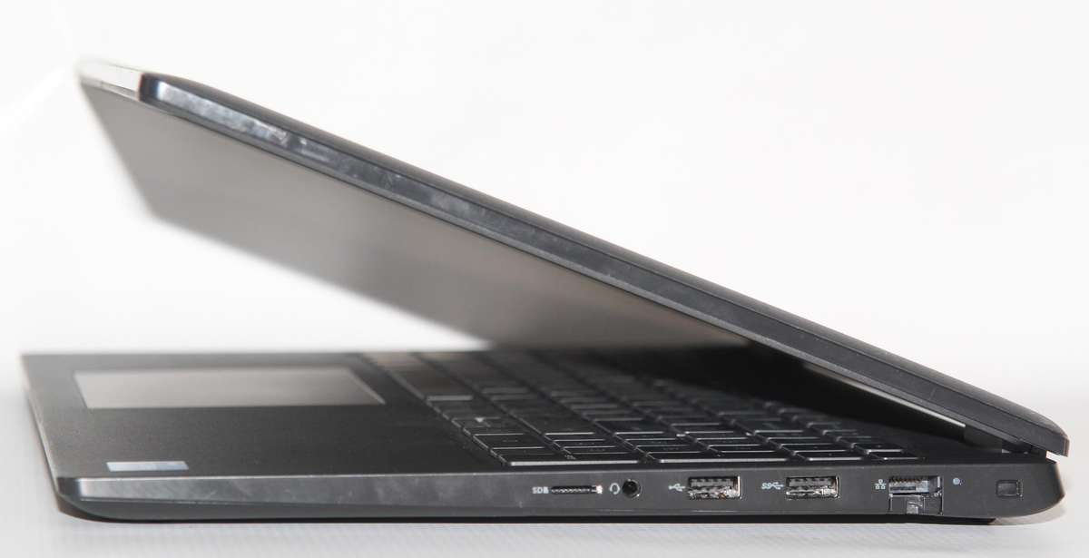 Dell Latitude 3520 Intel Core i5-1135G7 @2.40GHz.16GB RAM,256GB SSD, INTEL IRIS Xe Graphics, 15"FHD