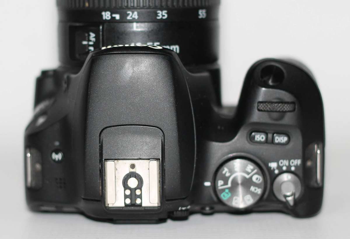 Canon 200D 24MP DSLR with 18-55mm f/3.5-5.6 III CANON Shoulder  BAG , BATTERY And Charger