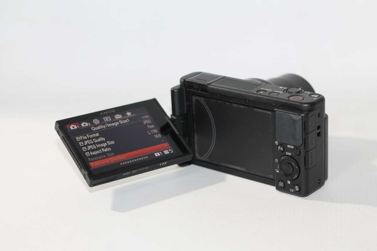 Sony ZV-1 Digital Camera With Vlogger Accessory Kit (Black)