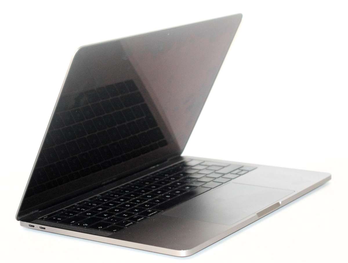 Apple MacBook Pro  Intel Core i5-7360U @2.30GHz ,8GB RAM, 128GB SSD  13.3, WQXGA (2560 x 1600), IPS