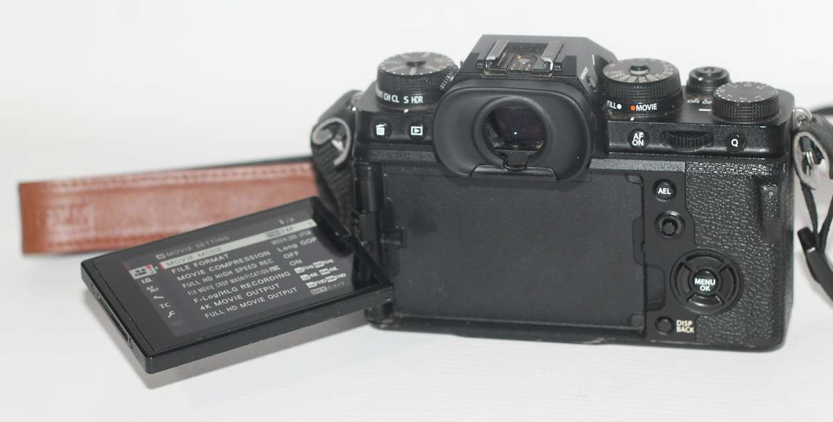 Fujifilm X-T4 Mirrorless Digital Camera (Black) (Body Only) Low Shutter count 2150