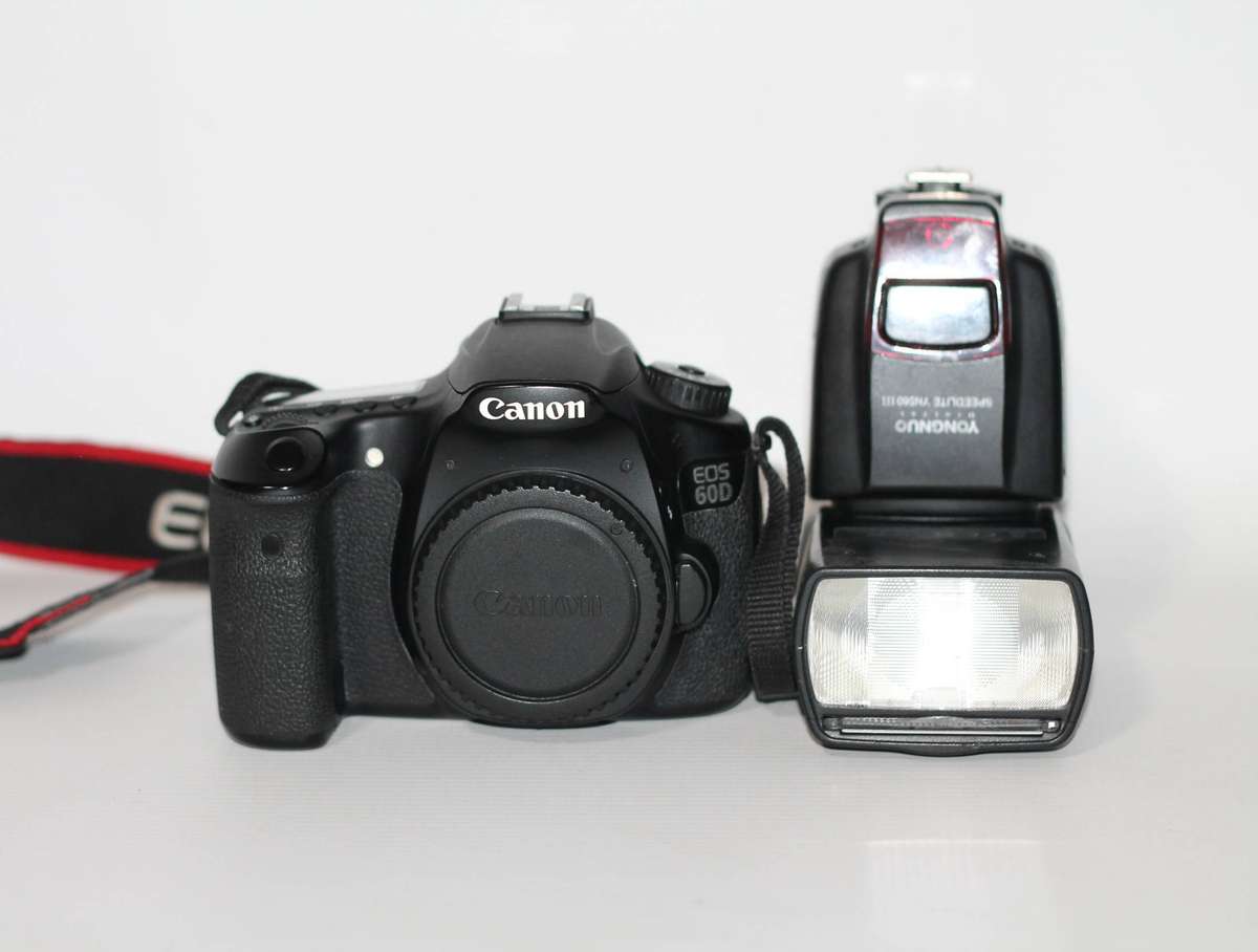 Canon EOS 60D (Body) With YN560 III . INTRENAL FLASH NOT WORKING