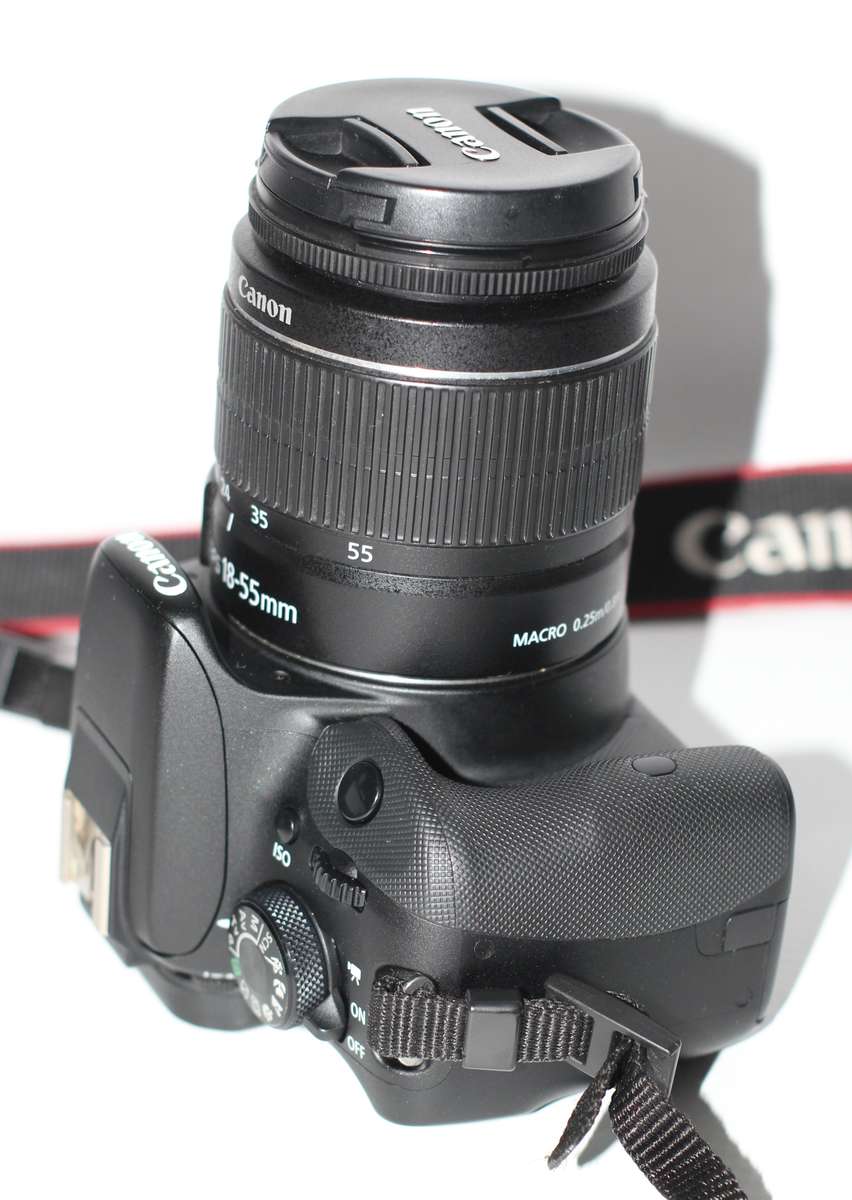 CANON EOS 100D, 18MP DSLR, FULL HD MOVIES , 18-55MM ZOOM LENS EXCELLENT CONDITION