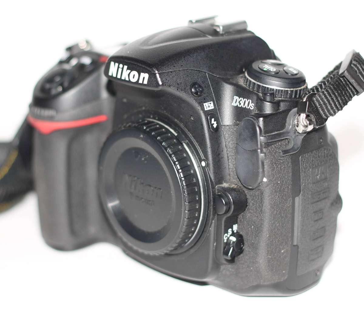 Nikon D300s 12.3MP CMOS Digital SLR Camera , HD 720p Video ( Body Only )
