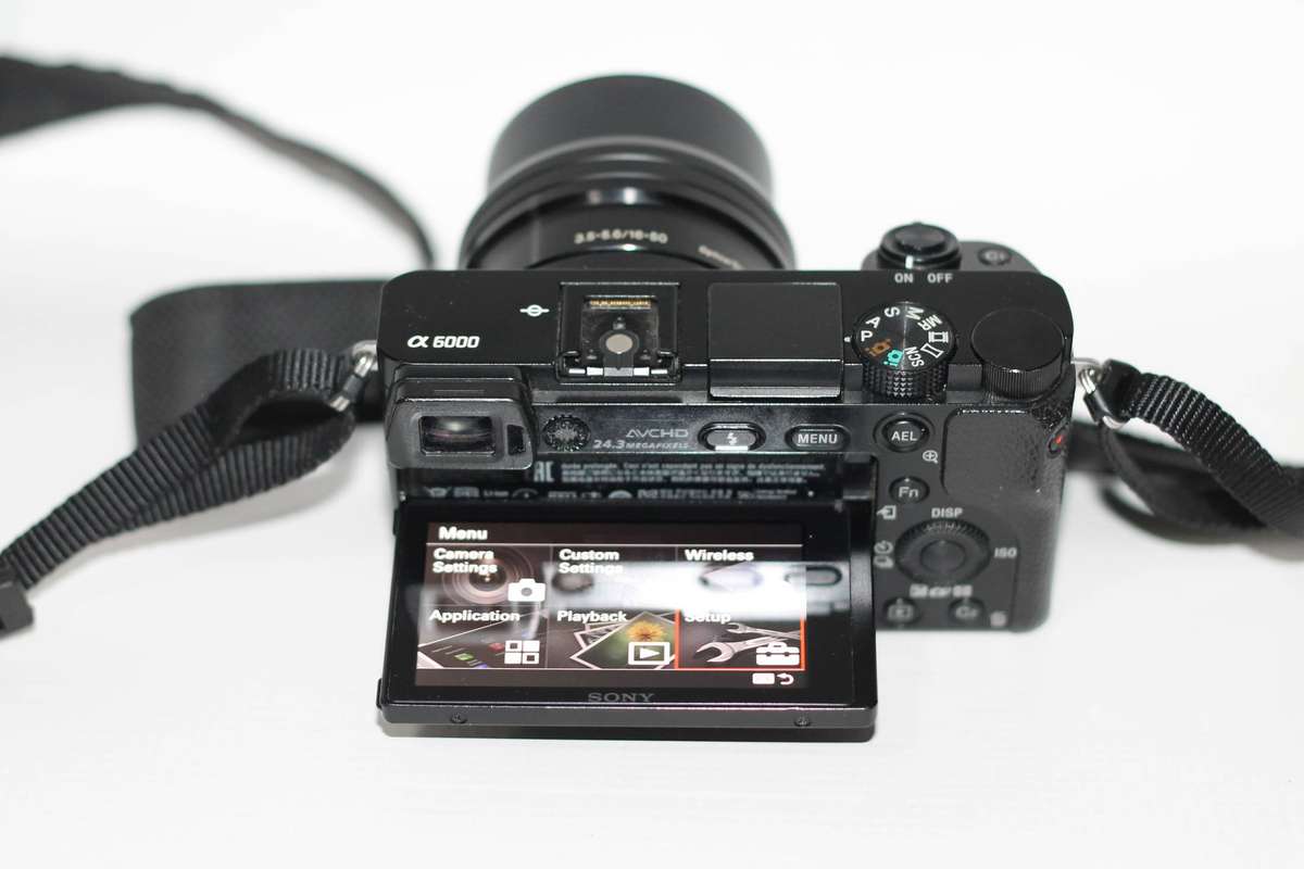 Sony Alpha A6000 Digital Camera 24.3MP SLR , With Sony E 16-50mm f/3.5-5.6 OSS PZ Lens