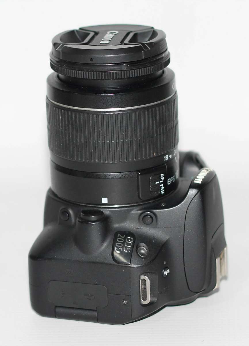 Canon 200D 24MP DSLR with 18-55mm f/3.5-5.6 III CANON Shoulder  BAG , BATTERY And Charger