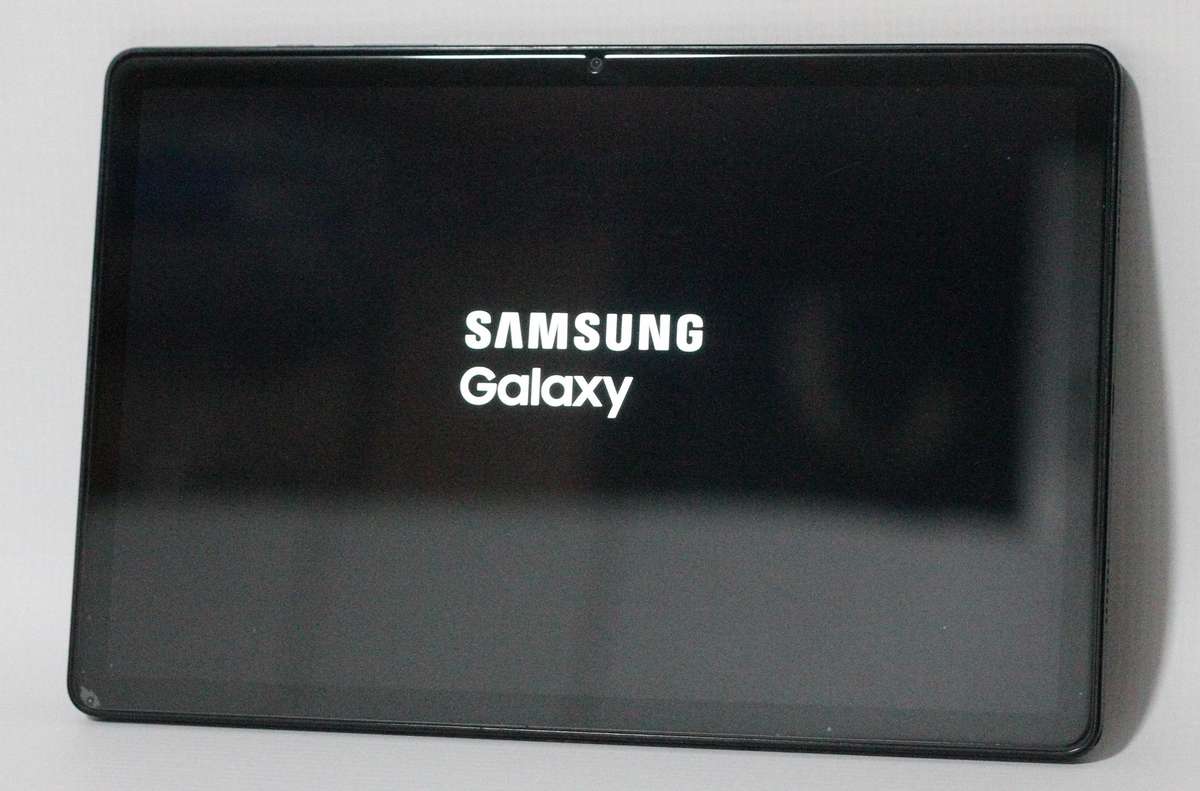 Samsung Galaxy Tab A9+  11" 64GB 5G Tablet in VERY GOOD CONDITION