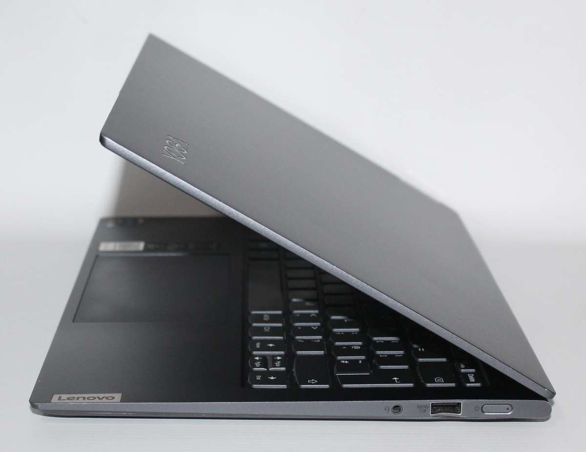 Lenovo Yoga Slim 7i Pro , Intel Core i7-11370H @3.30GHz,16GB Ram,512GB SSD , Intel Iris Xe Graphics