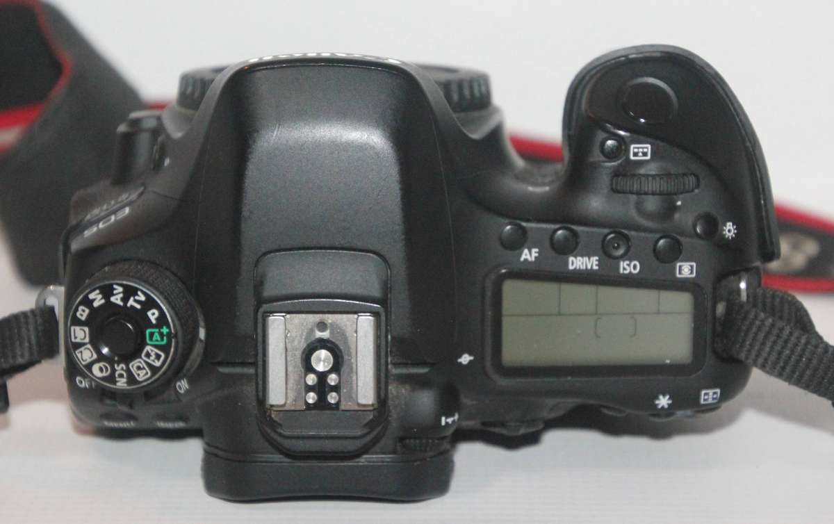 Canon EOS 80D DSLR Camera Body with 24.2 Megapixel (APS-C) CMOS Sensor and Dual Pixel CMOS AF