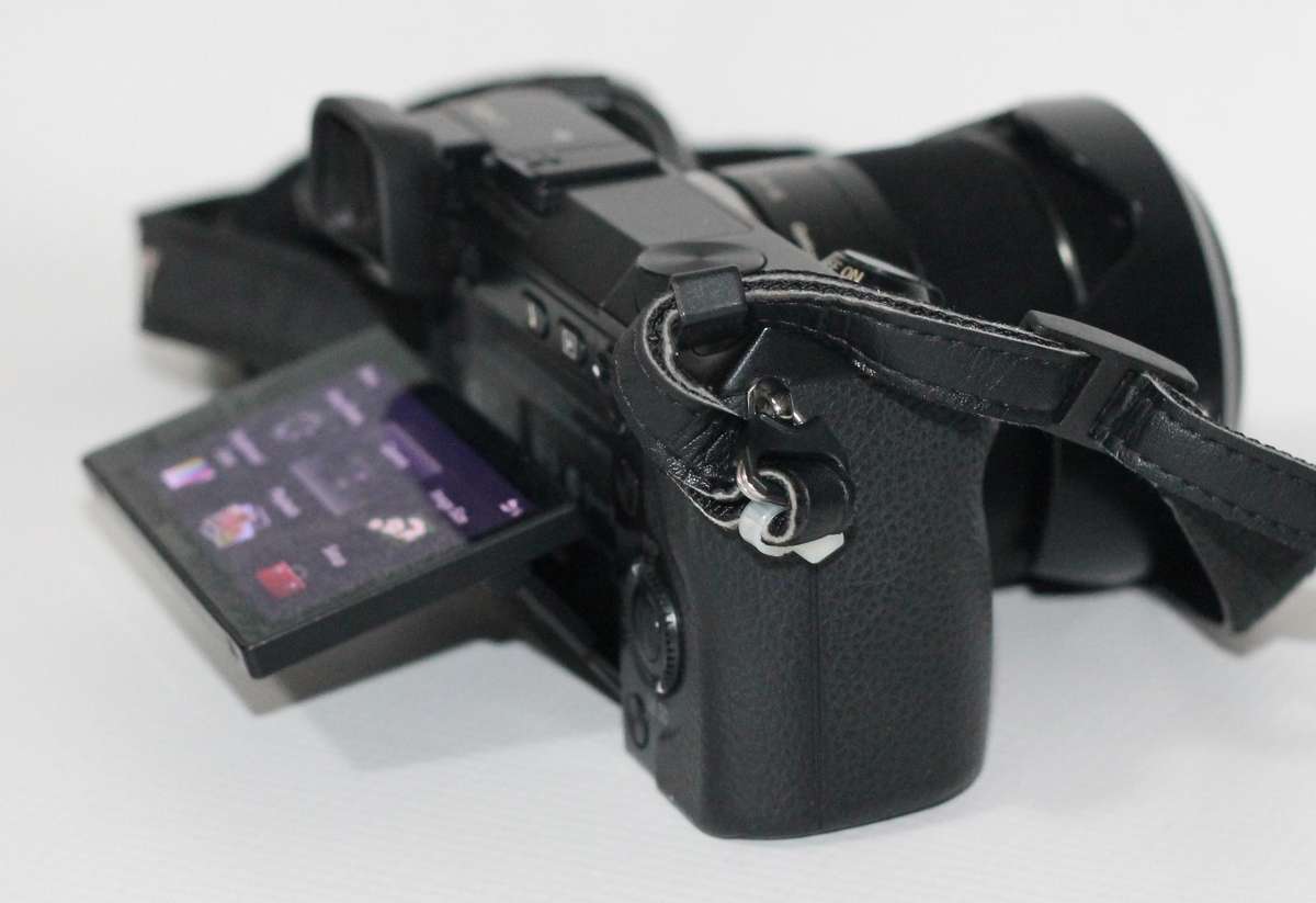 Sony NEX-7 24.3 MP Mirrorless Digital Camera with 18-55mm Lens