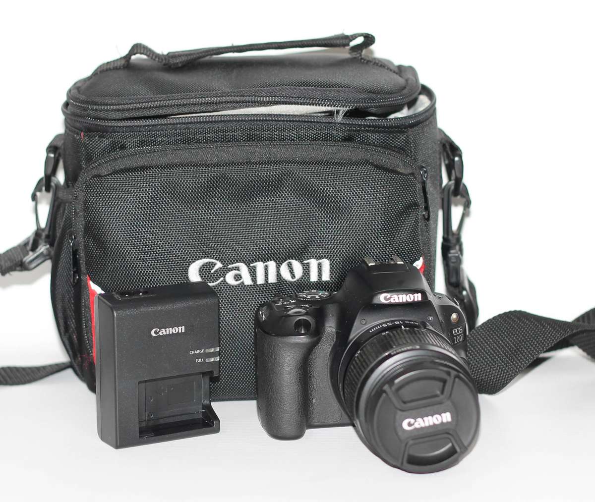 Canon 200D 24MP DSLR with 18-55mm f/3.5-5.6 III CANON Shoulder  BAG , BATTERY And Charger