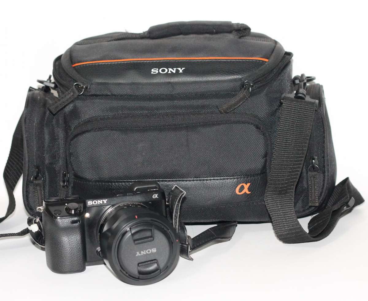 Sony NEX-7 24.3 MP Mirrorless Digital Camera with 18-55mm Lens