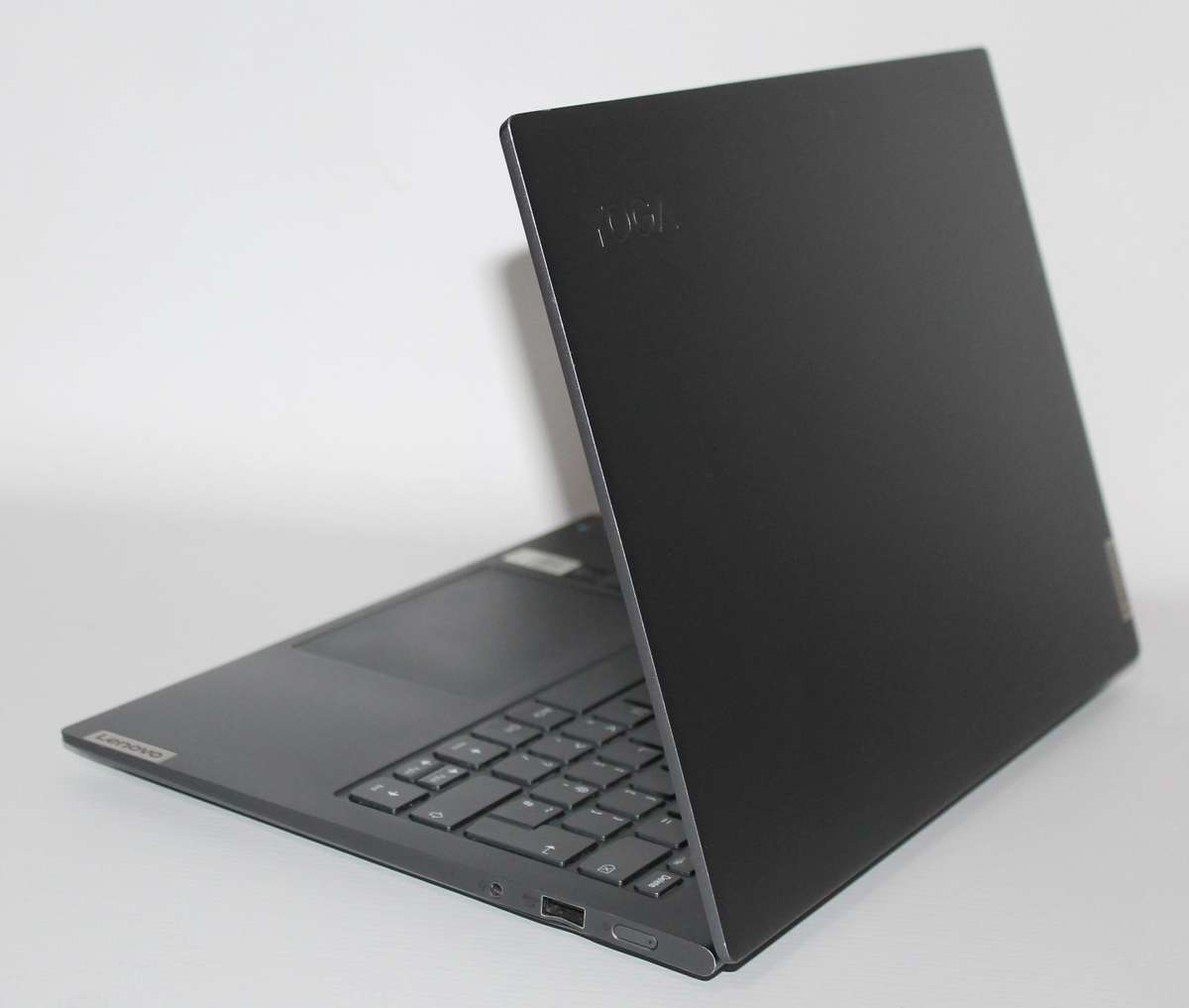 Lenovo Yoga Slim 7i Pro , Intel Core i7-11370H @3.30GHz,16GB Ram,512GB SSD , Intel Iris Xe Graphics