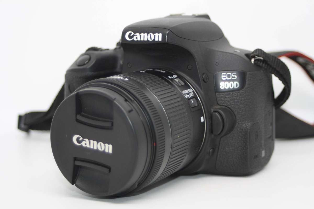 Canon EOS 800D 24.2MP, DSLR with 18-55mm f/4-5.6 IS STM Lens