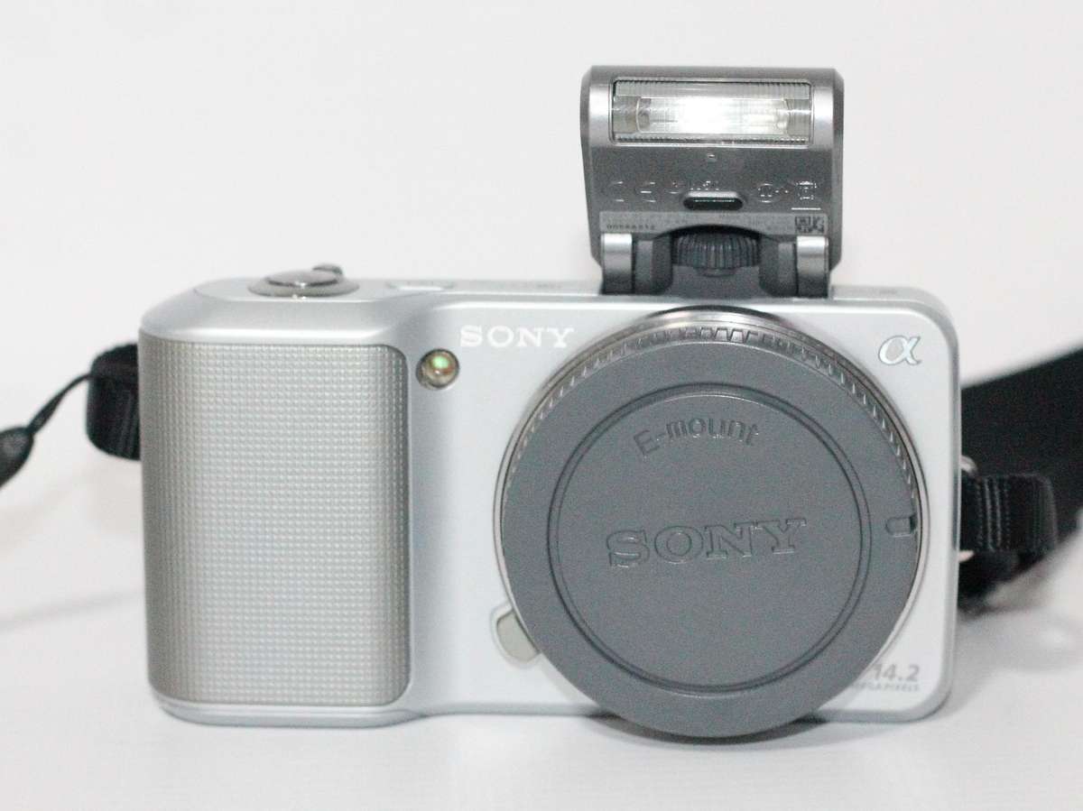 Sony Alpha NEX-3 Digital Camera 14.2MP , Interchangeable Lens Digital Camera