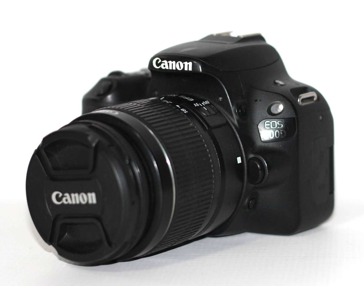 Canon 200D 24MP DSLR with 18-55mm f/3.5-5.6 III CANON Shoulder  BAG , BATTERY And Charger