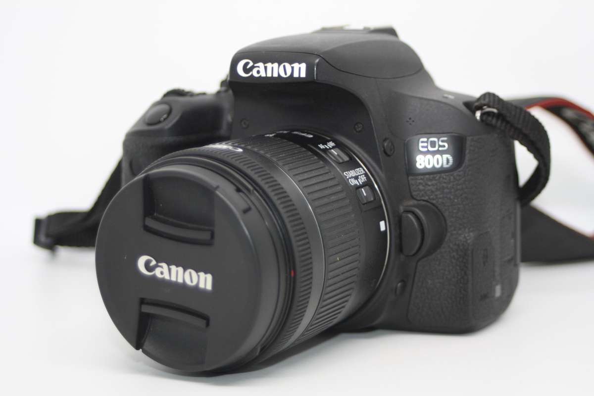 Canon EOS 800D,  24.2MP DSLR with 18-55mm f/4-5.6 IS STM Lens in New Condition
