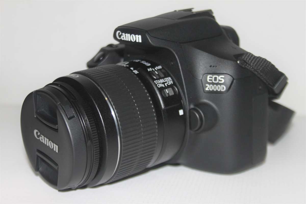 Canon 2000D 24MP DSLR with 18-55mm f/3.5-5.6 III With Shoulder  BAG AND 16GB SD CARD