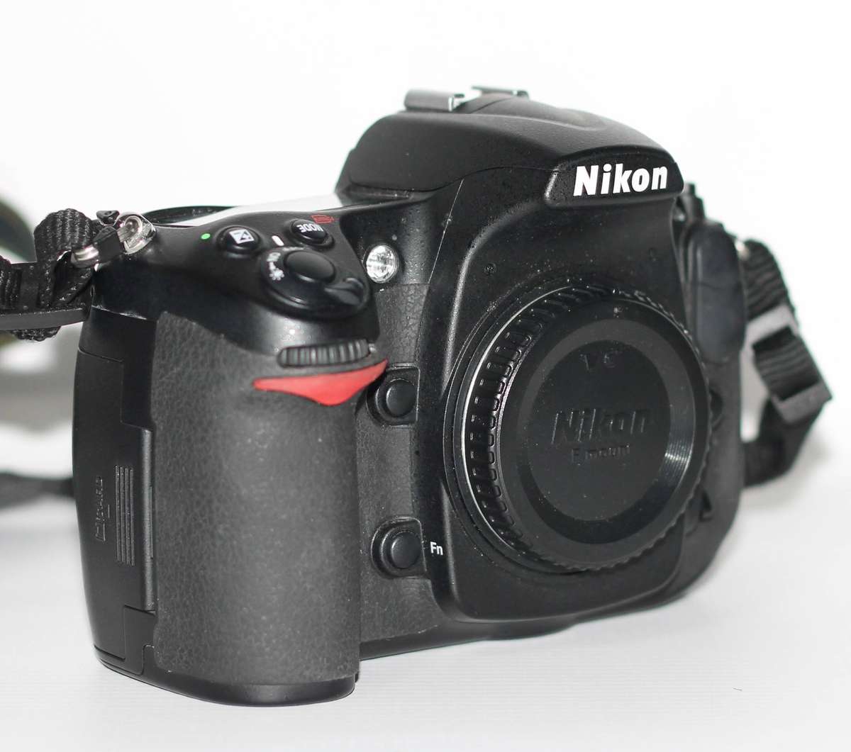 Nikon D300s 12.3MP CMOS Digital SLR Camera , HD 720p Video ( Body Only )