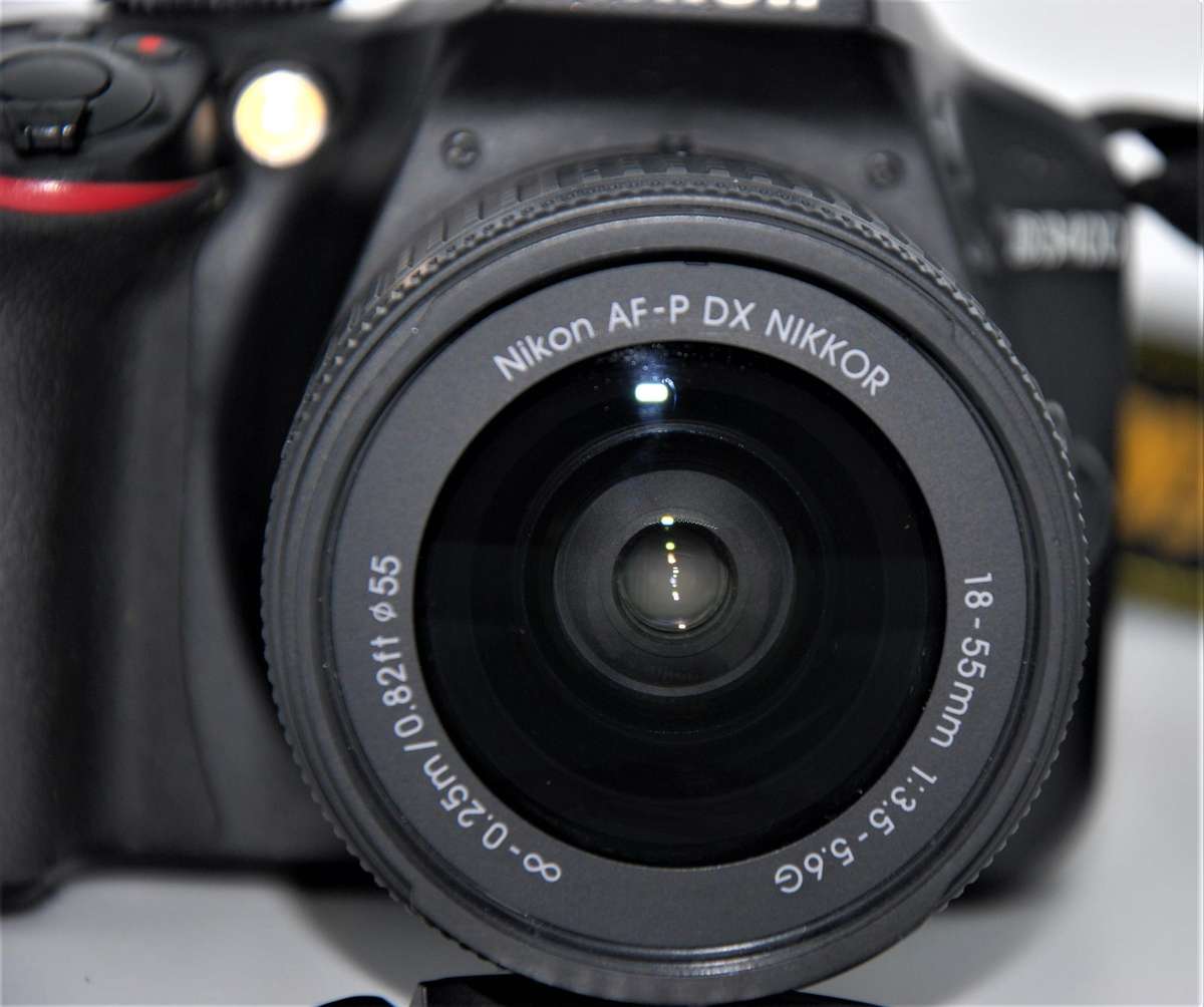 Nikon D3400 24MP DSLR with AF-P 18-55mm Zoom  Lens , CHARGER And NIKON BAG, Low Shutter count