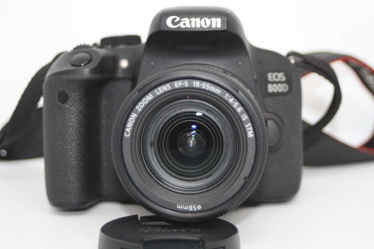 Canon EOS 800D,  24.2MP DSLR with 18-55mm f/4-5.6 IS STM Lens in New Condition