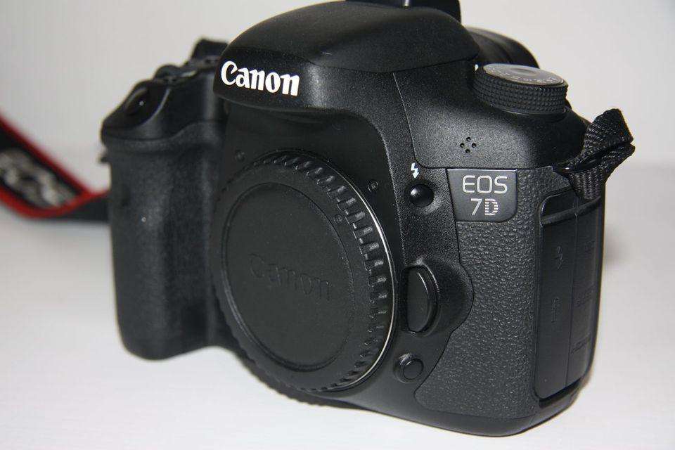 Canon 7D 18MP PROFESSIONAL Digital SLR Camera (BODY)